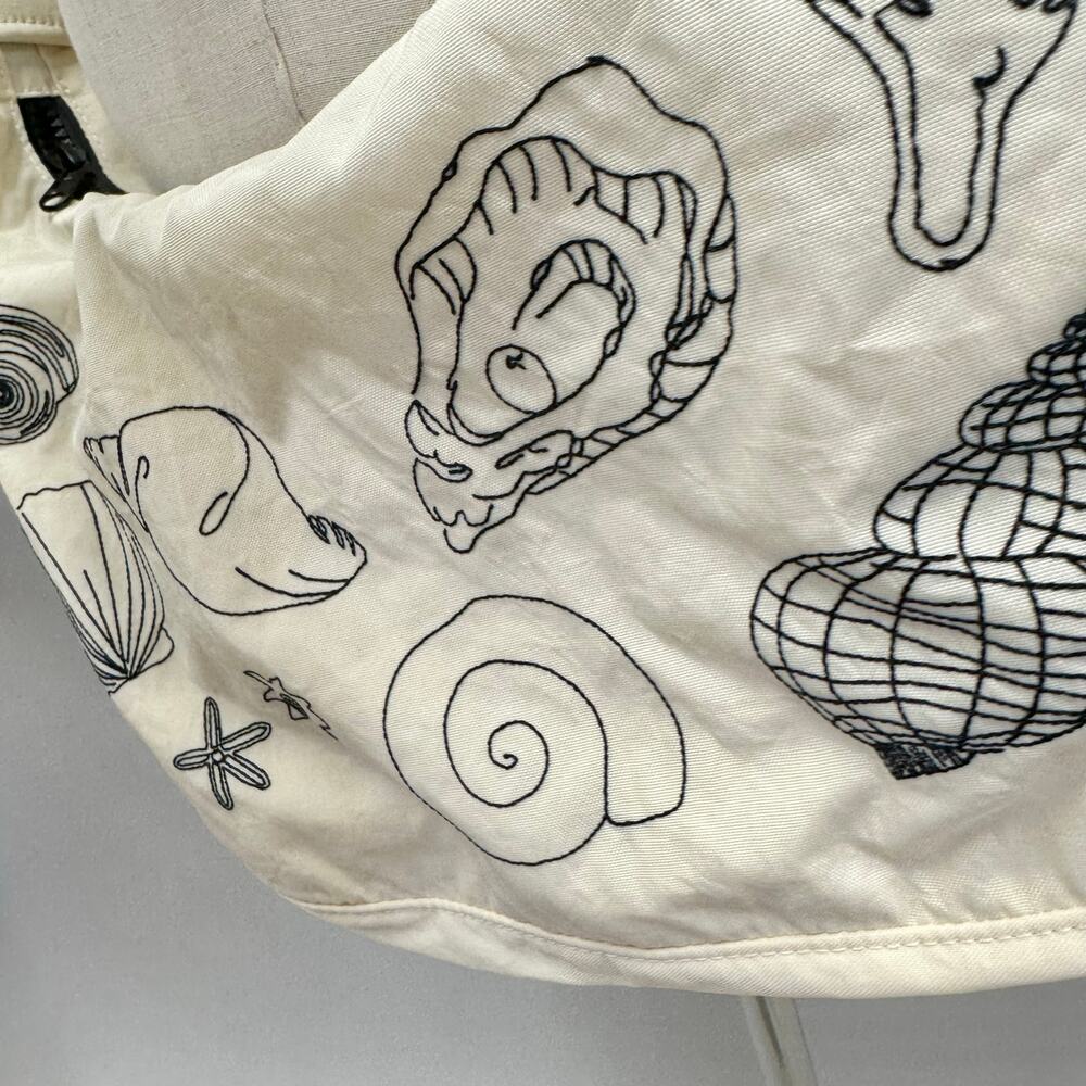 Baggu Medium nylon crescent bag in Embroidered Shells crossbody adjustable NWT - Picture 10 of 16